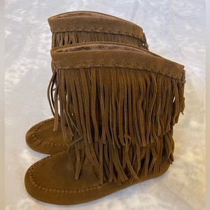 Minnetonka Double Fringe Boot Size 10 NWOT